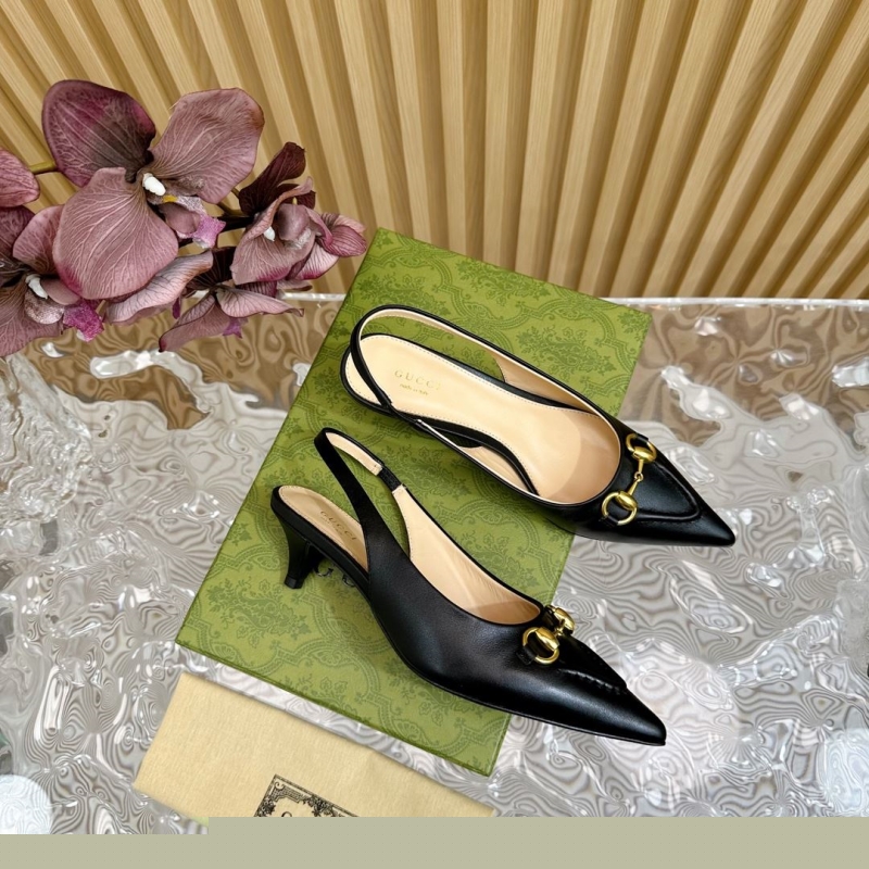 G*u*i sandals